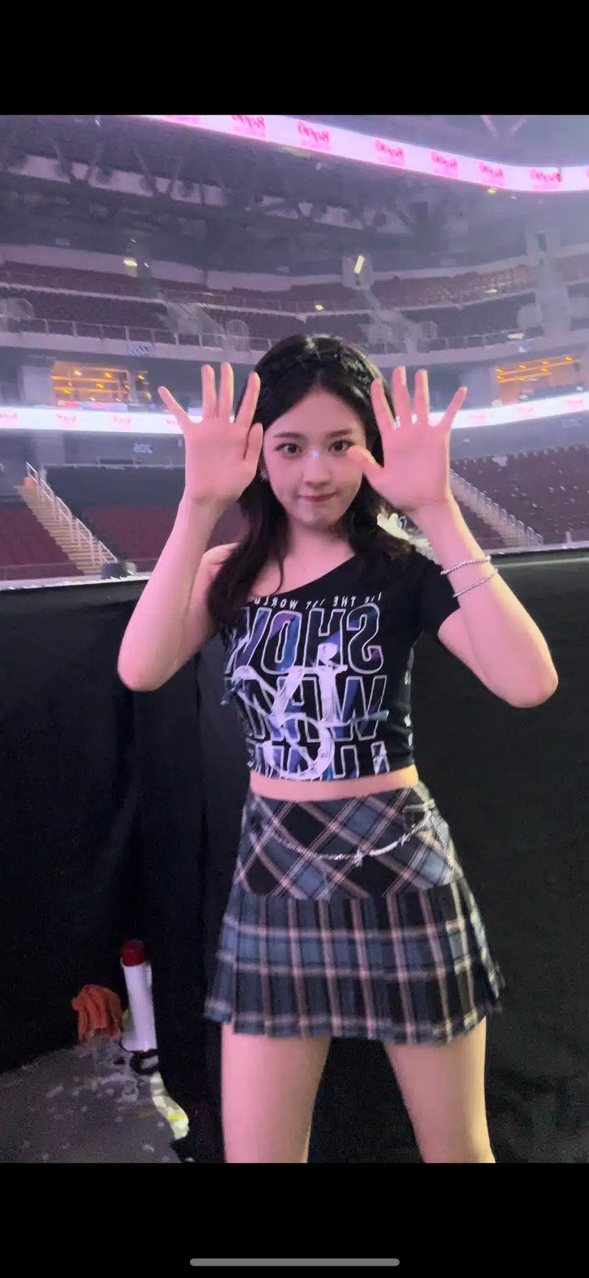 댕댕이 웃음 안유진 미소~