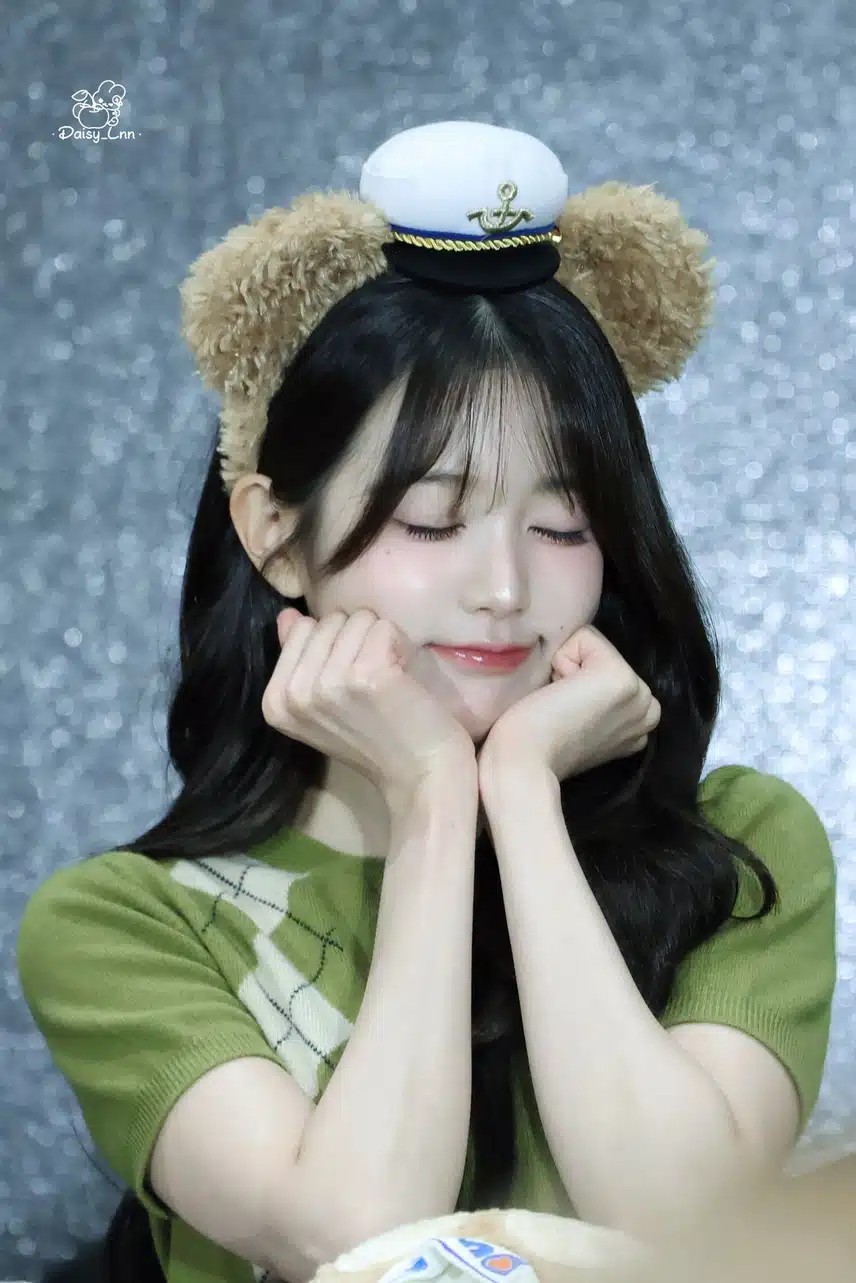 꽃받침도 귀엽게 하는 장원영