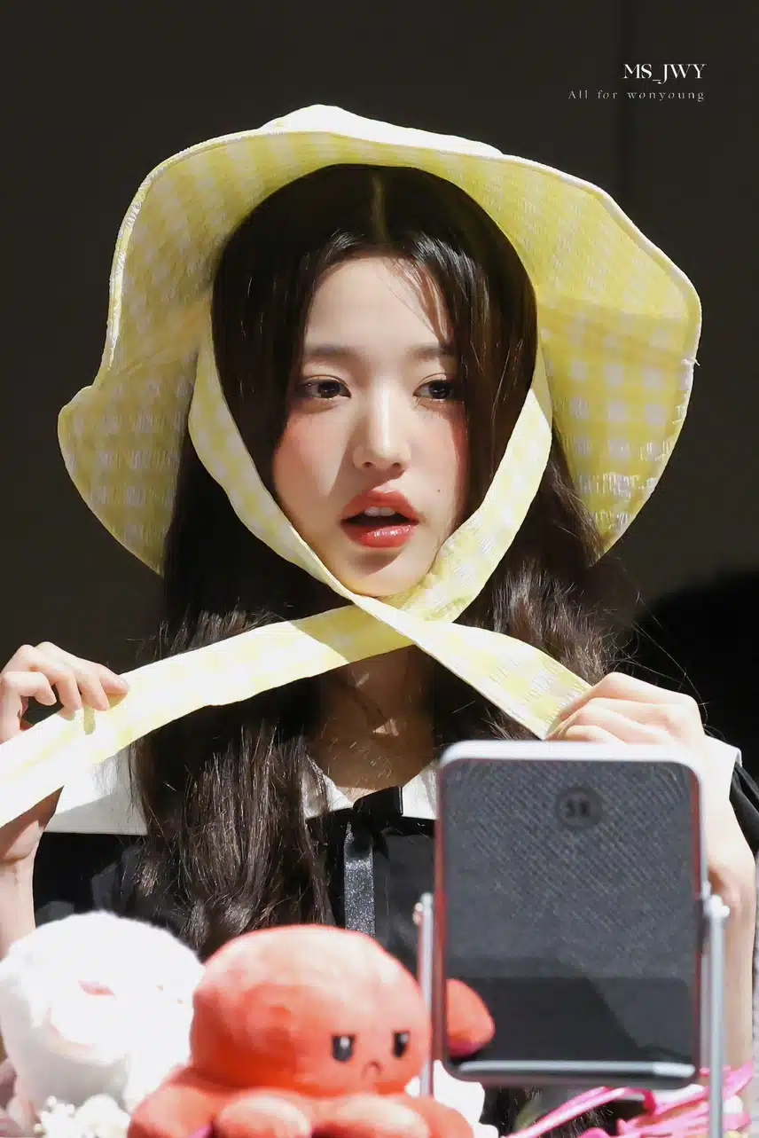 노랑노랑 귀여운 모자 쓴 원영이 💛