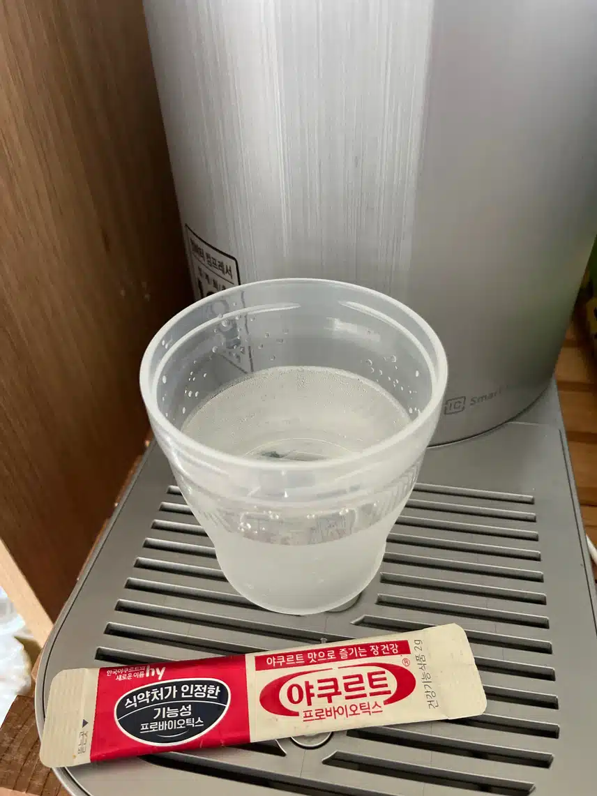 아침 물한잔  유산균도 챙겨요
