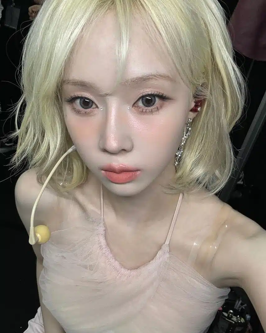 사진마다 다 귀엽고 이쁜 윈터 인스타 업뎃 