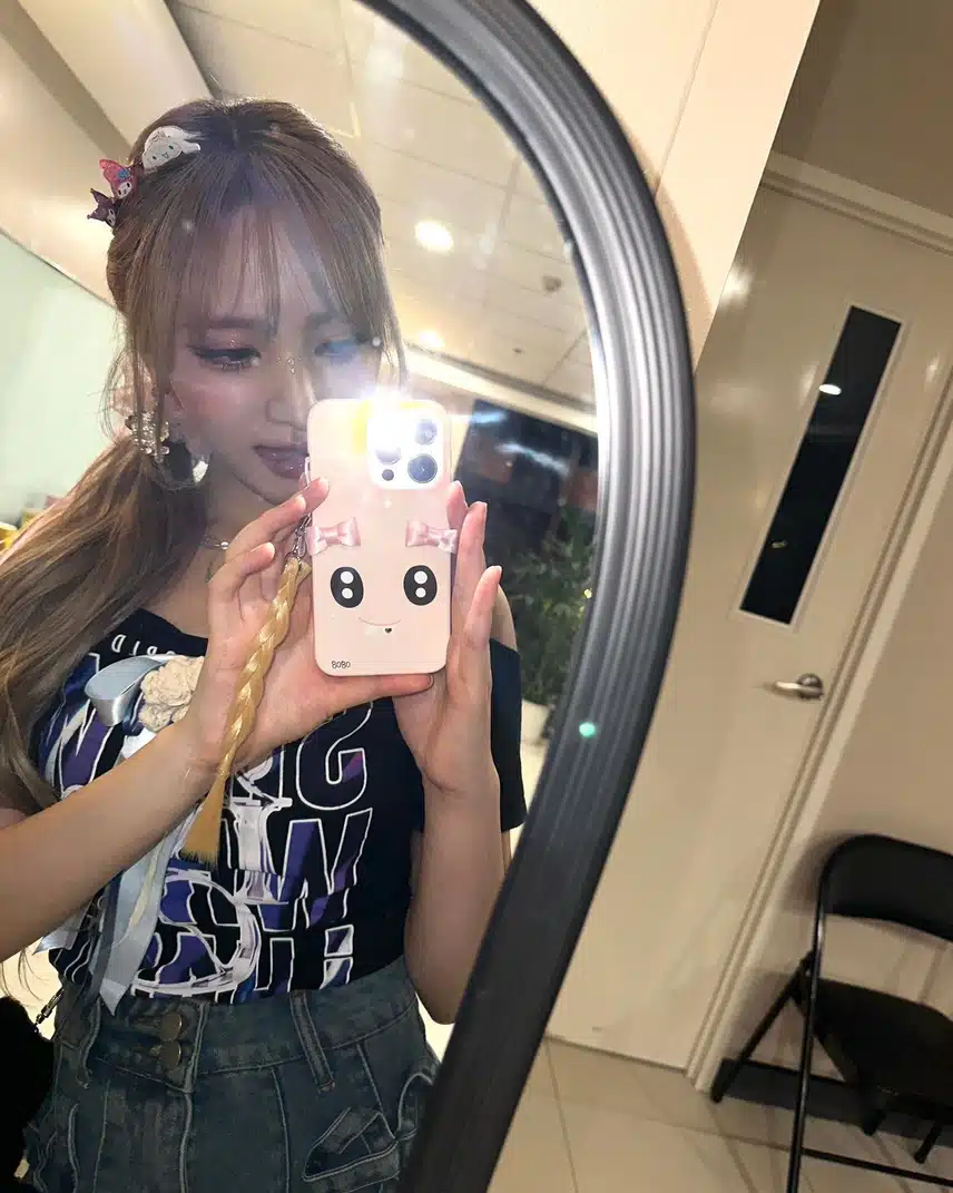 리즈 공주의 거울 셀카