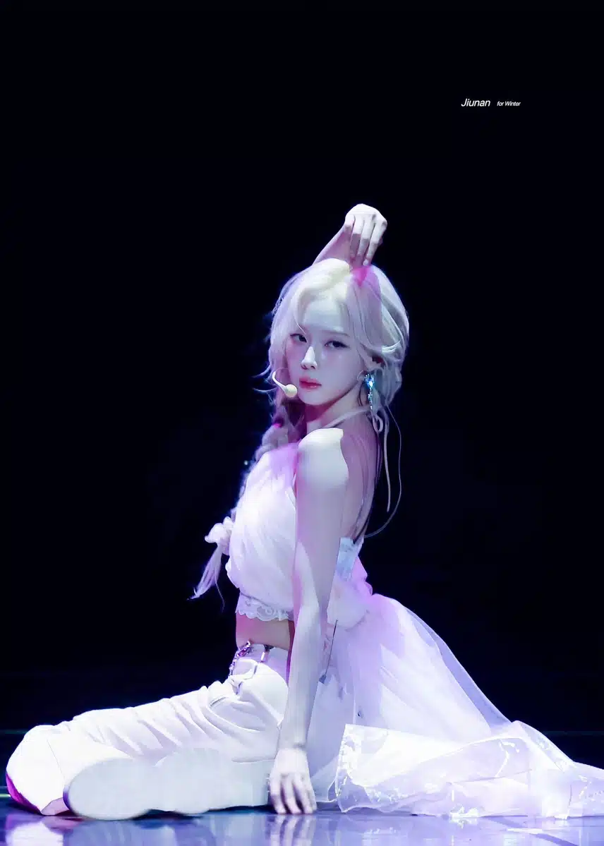 명화같은 윈터의 아름다운 사진✨️✨️