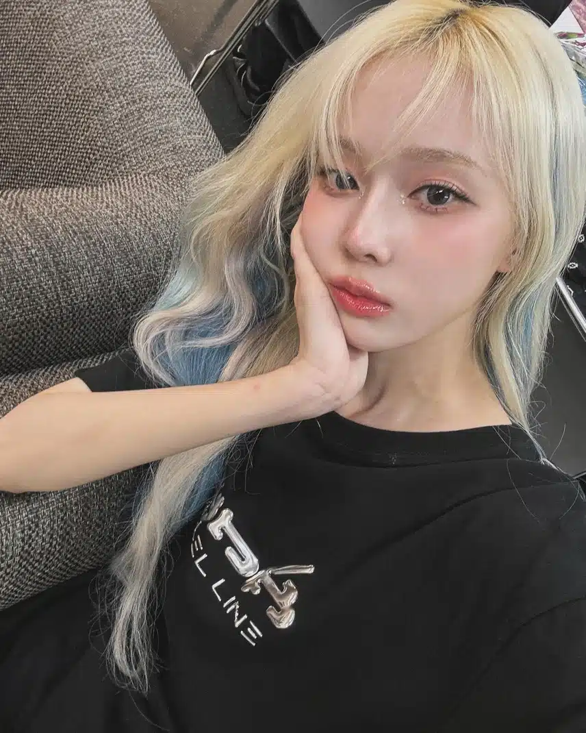 투톤머리 윈터의 성장💛🩵