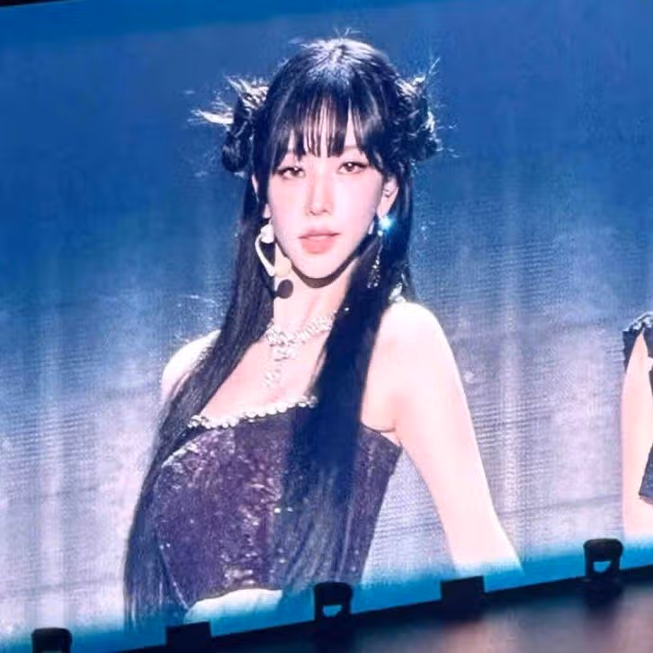 카리나 게임캐릭터 같아요🫶