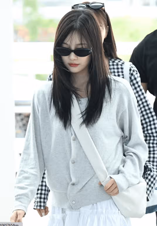 닝닝의 공항패션