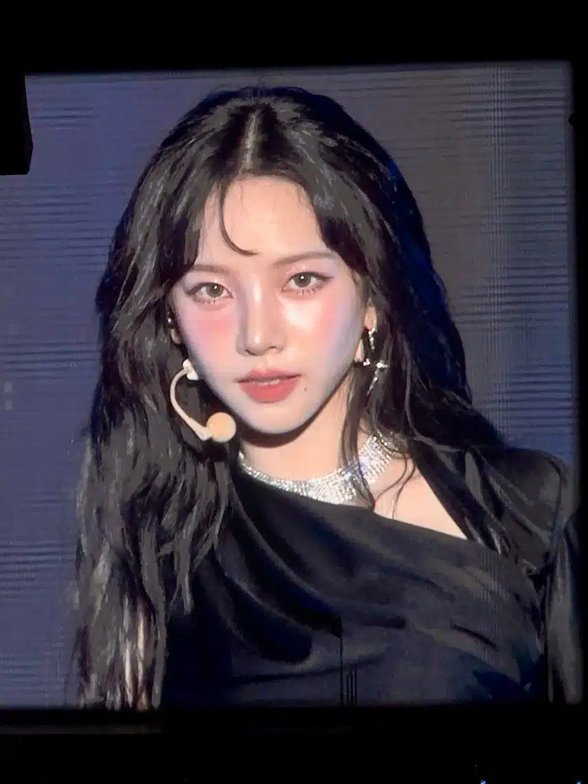 오늘 카리나 비주얼 찢엇다🫶