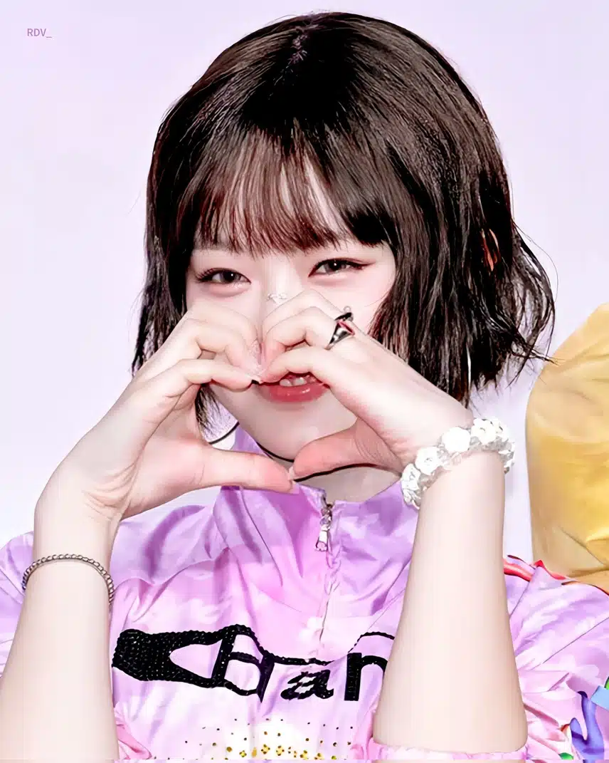 핑크 하니 짱귀여운 손하트🫶🩷