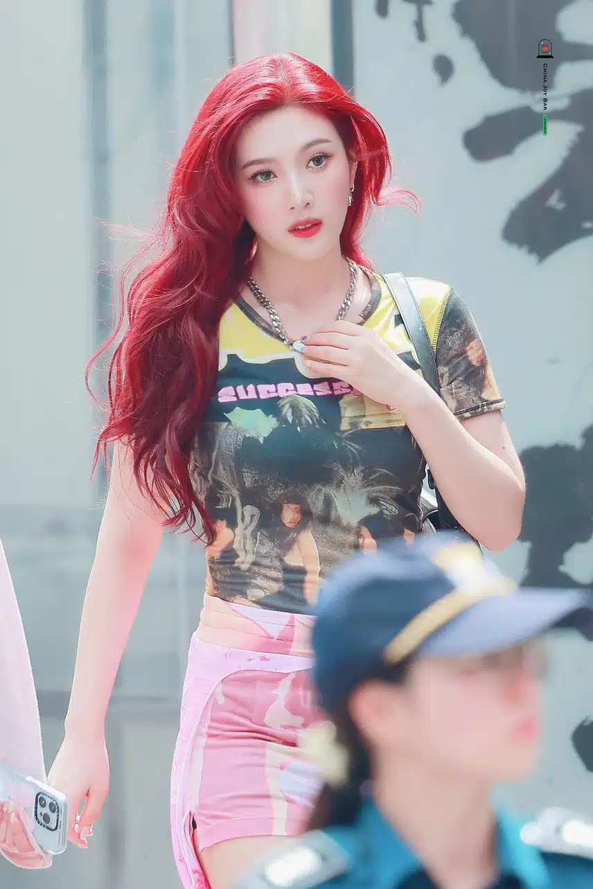 염색 후 인어공주가 된 조이