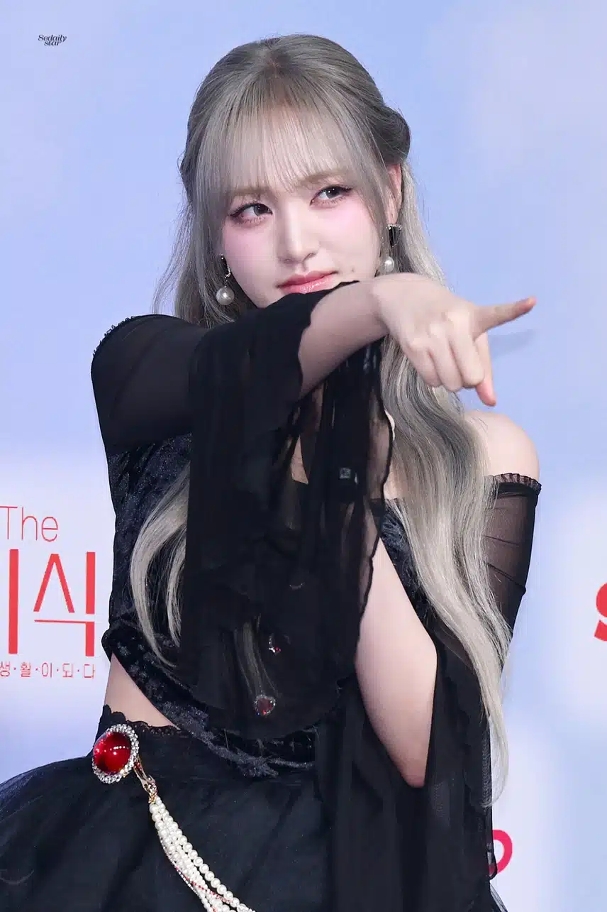 어제 착장 찰떡으로 잘 어울린 리즈