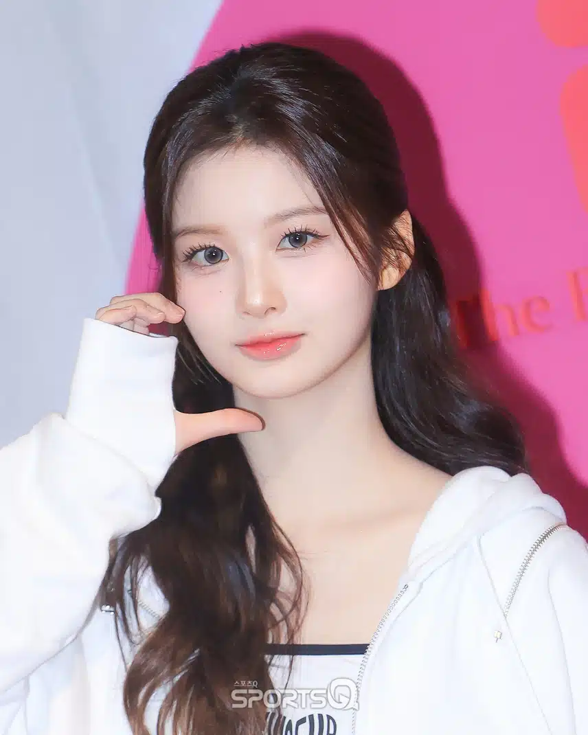 휠라언더웨어 X 러브이즈트루 팝업에 나타난 설윤
