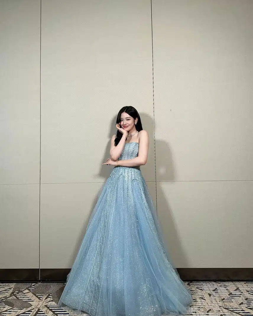 Eugene, che somigliava a Elsa a Gayo Daejeon, ha caricato un post su Instagram 