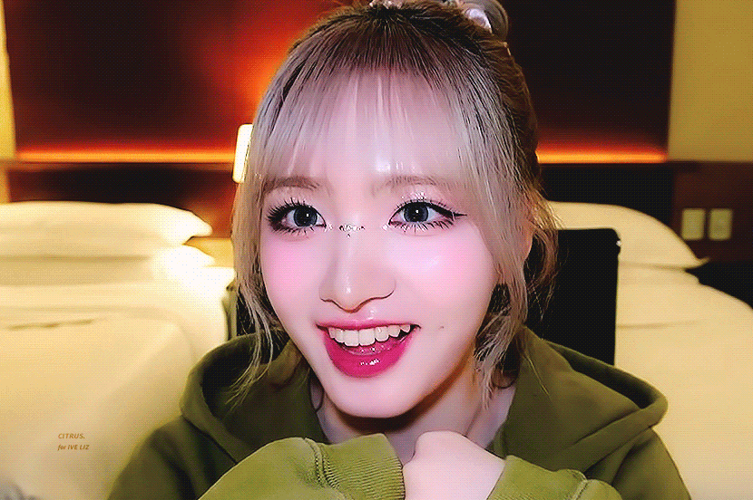 웃는 리즈 넘상큼하고 귀여워