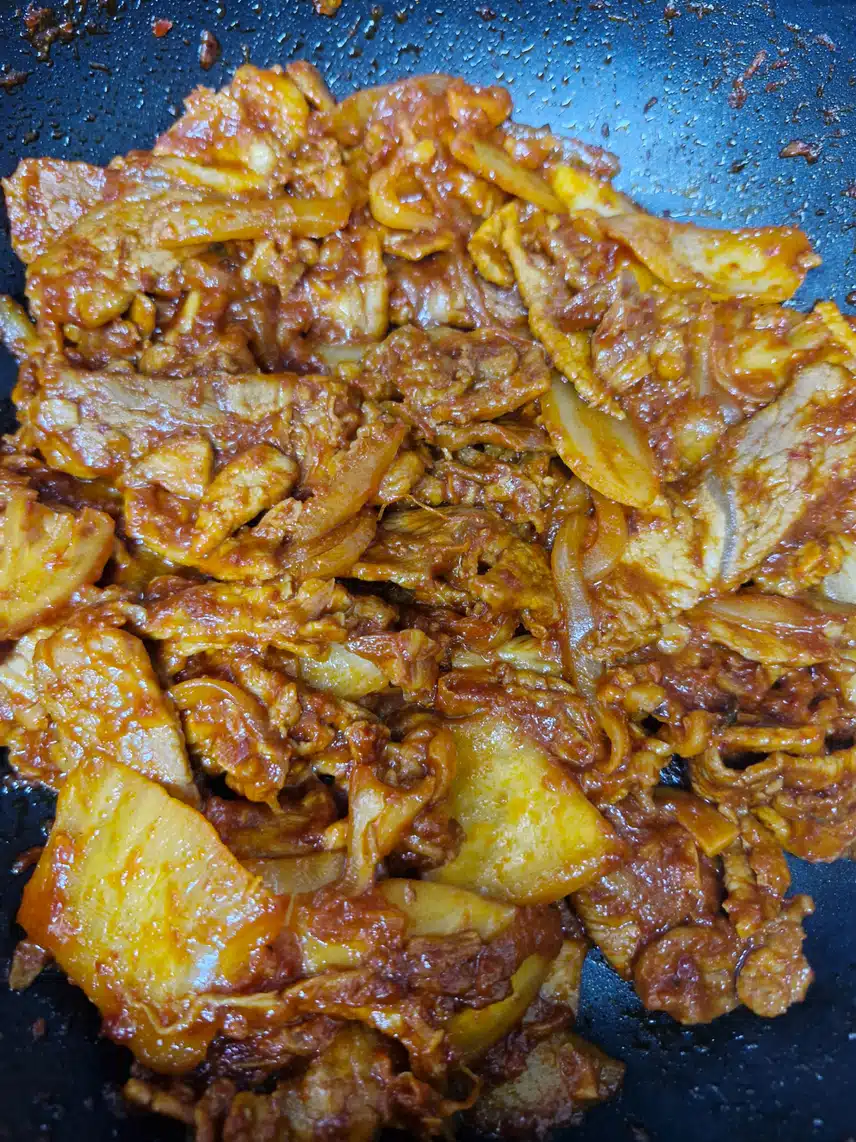 돼지고기 두루치기