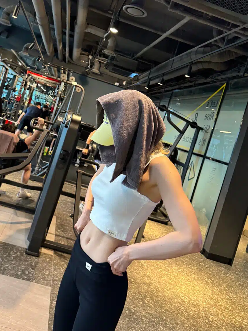 헬스장에서 운동 열심히하는 소미🏋‍♀️