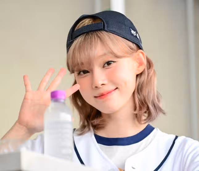 야구경기 관람하고 있는 윈터에요