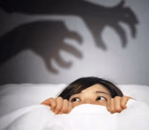 (가위눌림공포) 눈을 감는게 무서워요 . 잠을  자고 싶어요