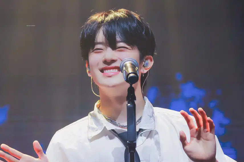 웃는모습 넘귀여운 강민ㅎㅎ