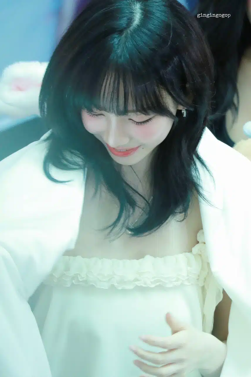 복숭아 같은 카리나의 미모