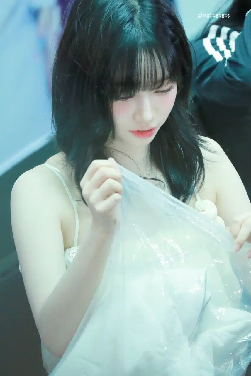 복숭아 같은 카리나의 미모