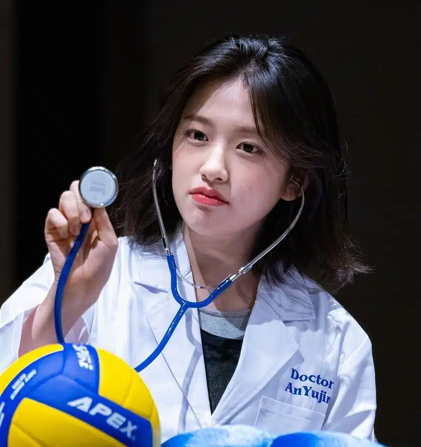 의사가운 입은 안유진