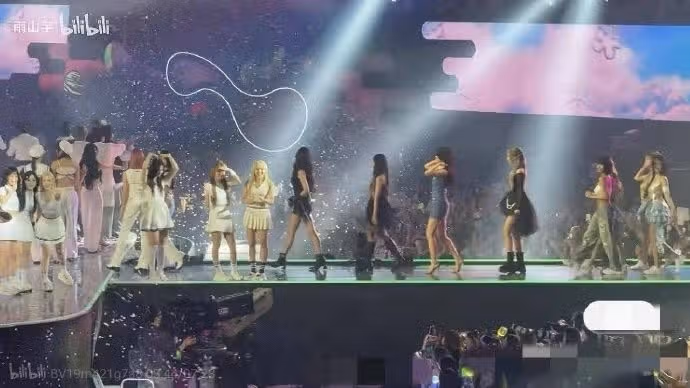 다른 아이돌에 비해서 키가 많이 큰 아이브