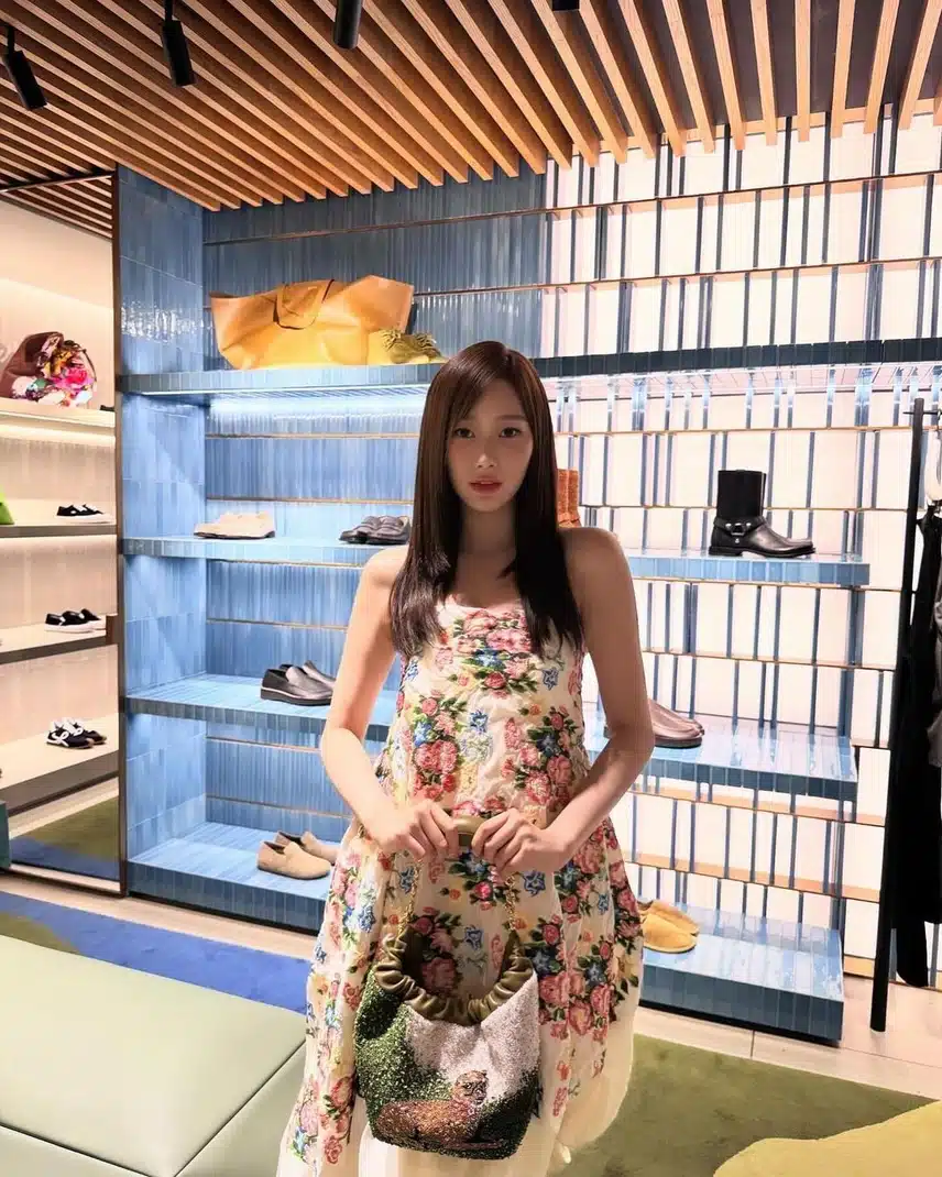 지젤, 로에베 참여한 사진들 업로드