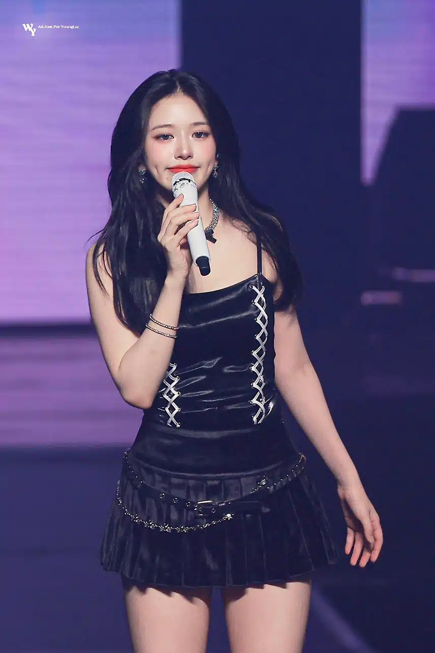 안유진 보조개 매력점수 +100 
