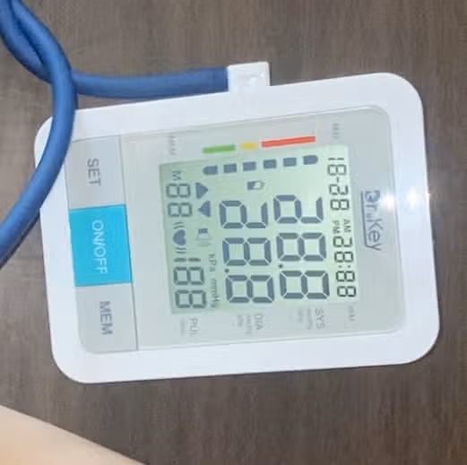 티끌모은 캐시로 혈압계 구매했네요