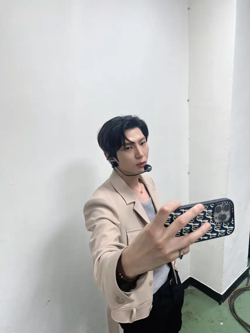 Leo ha recentemente terminato il suo concerto a Taiwan.