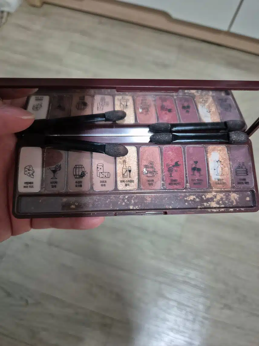 눈화장 예쁘게!!