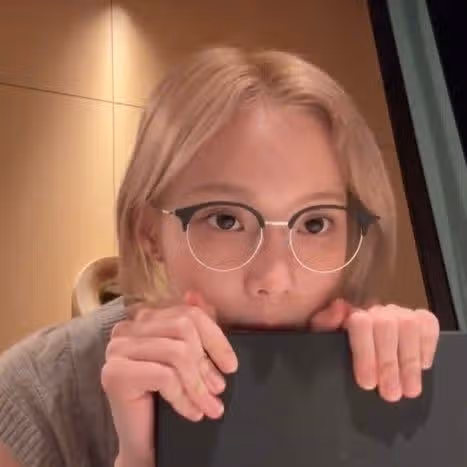 쌩얼 안경도 넘예쁜 윈터