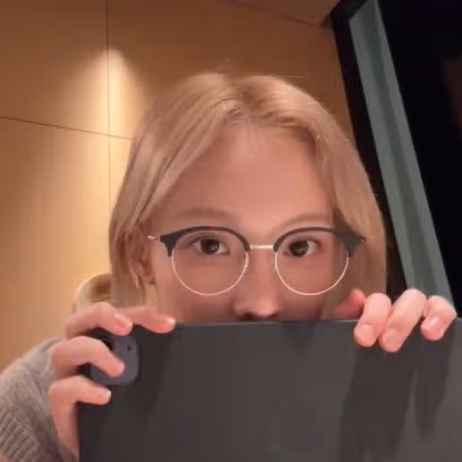 쌩얼 안경도 넘예쁜 윈터