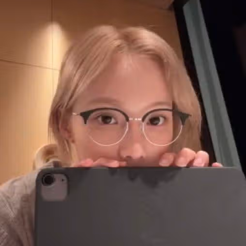 쌩얼 안경도 넘예쁜 윈터