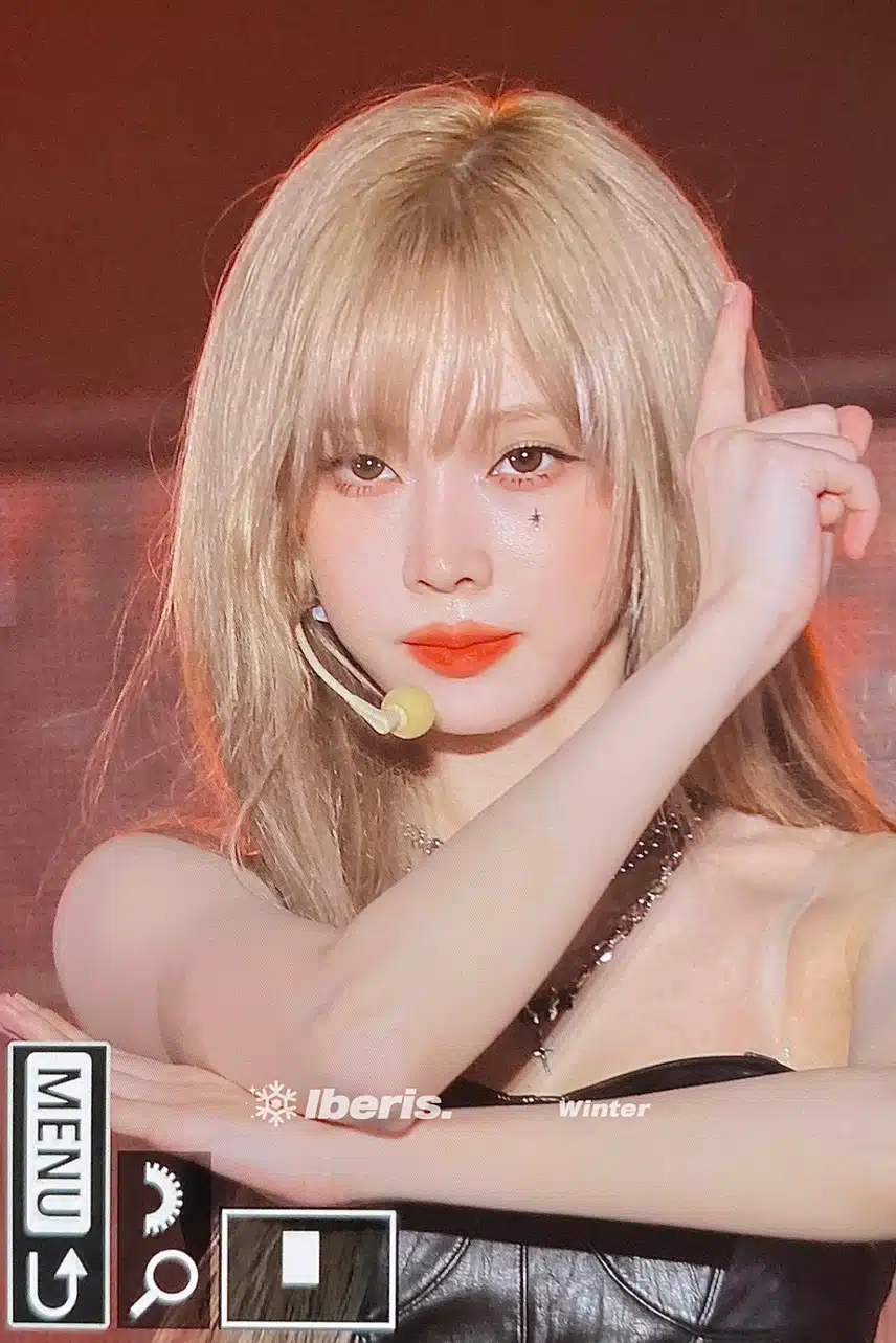포스 장난아닌 윈터 눈빛✨️