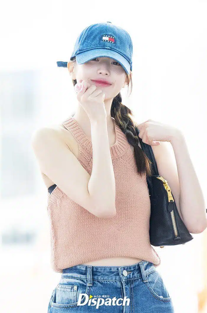 어뮤즈 키티 립밤 반지 낀 원영
