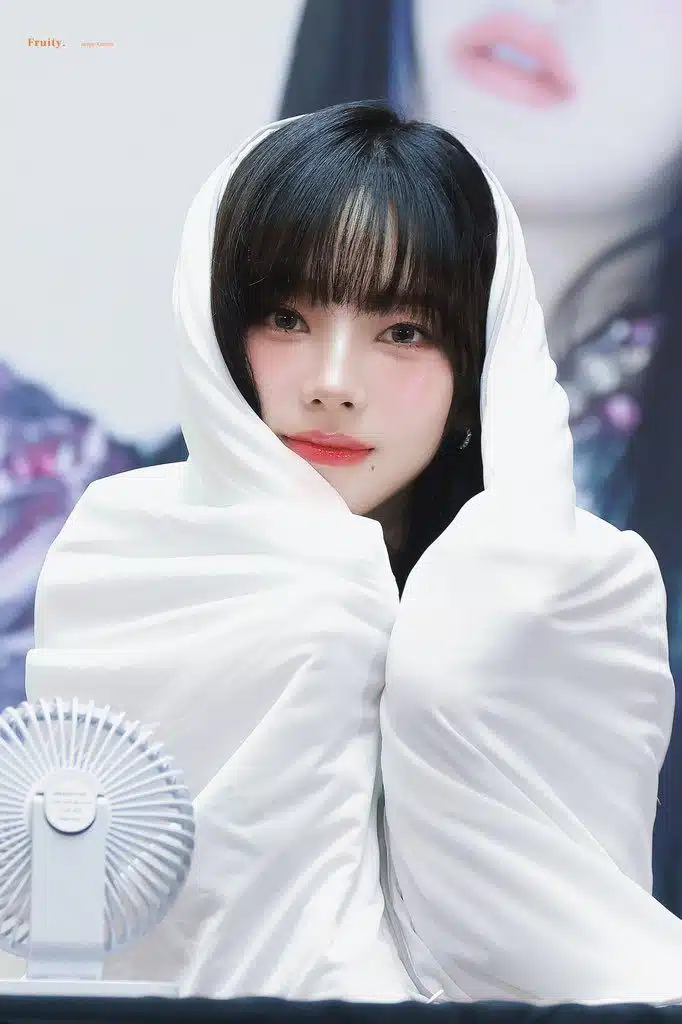 이불에 폭감싸인 카리나🤍