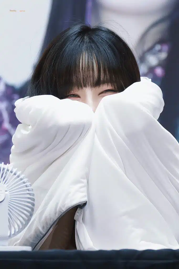 이불에 폭감싸인 카리나🤍