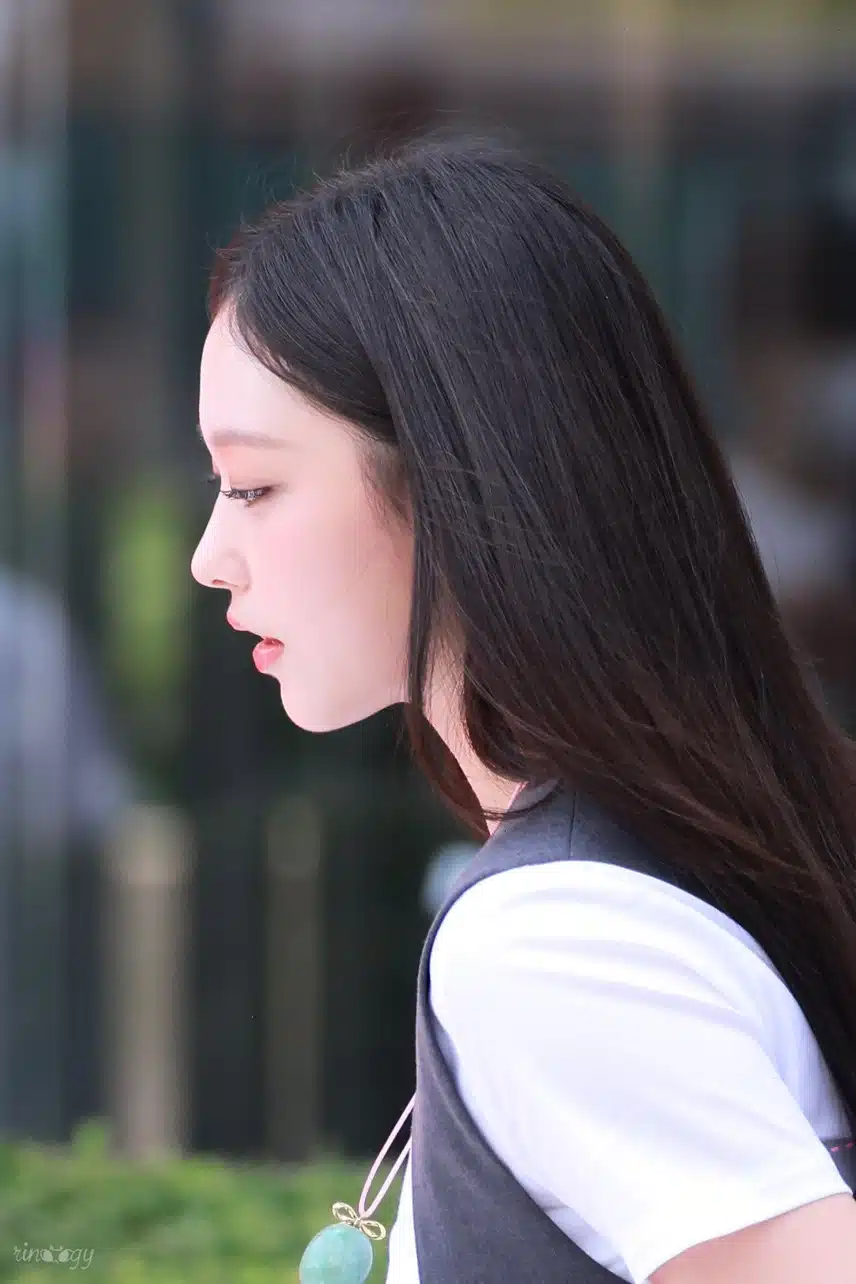 옆모습도 단아하고 이쁜 해린