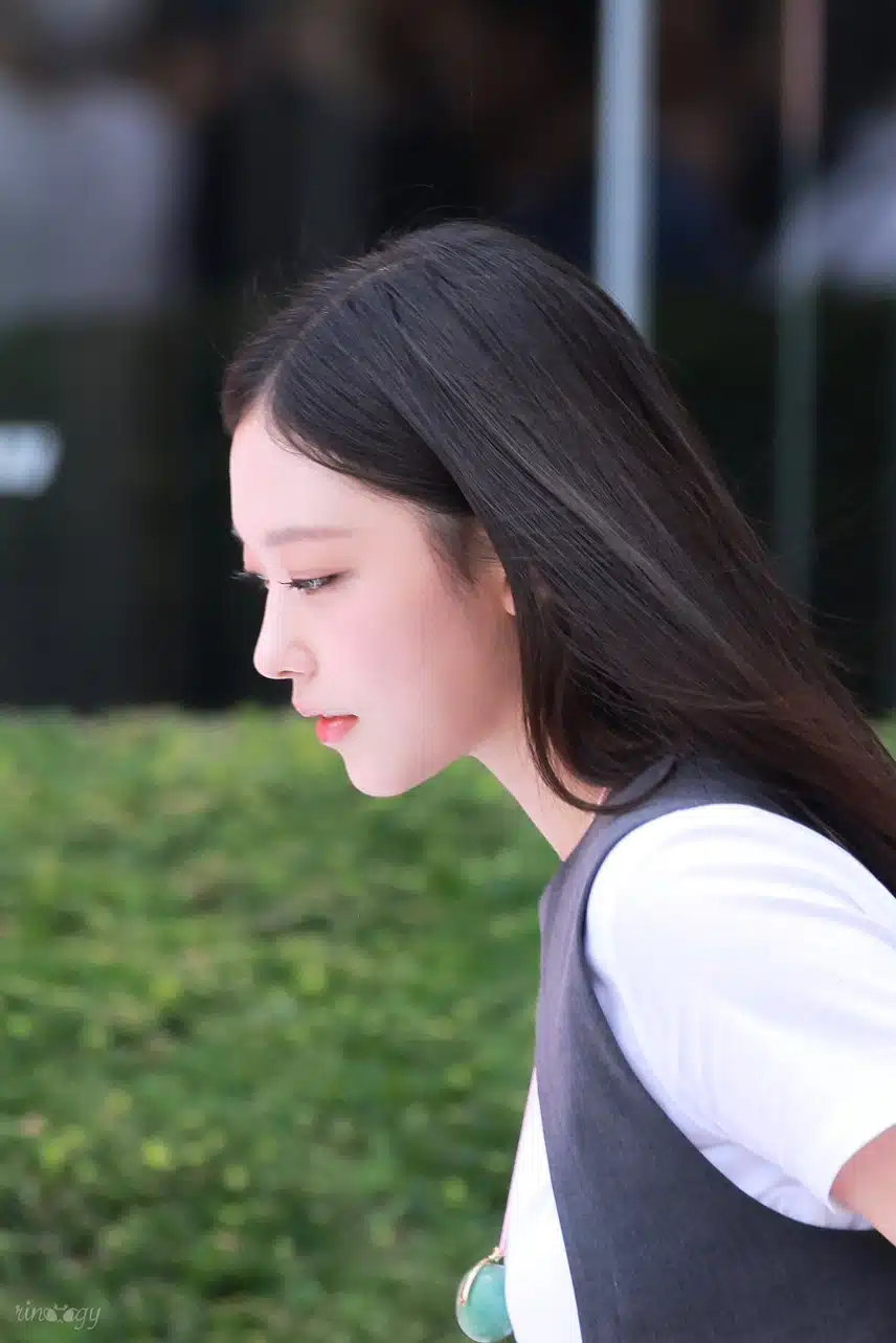 옆모습도 단아하고 이쁜 해린