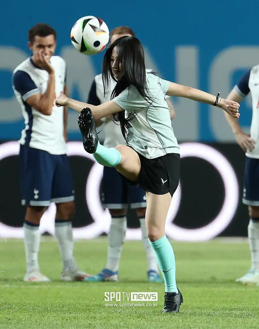 축구공 뻥!차는 민지