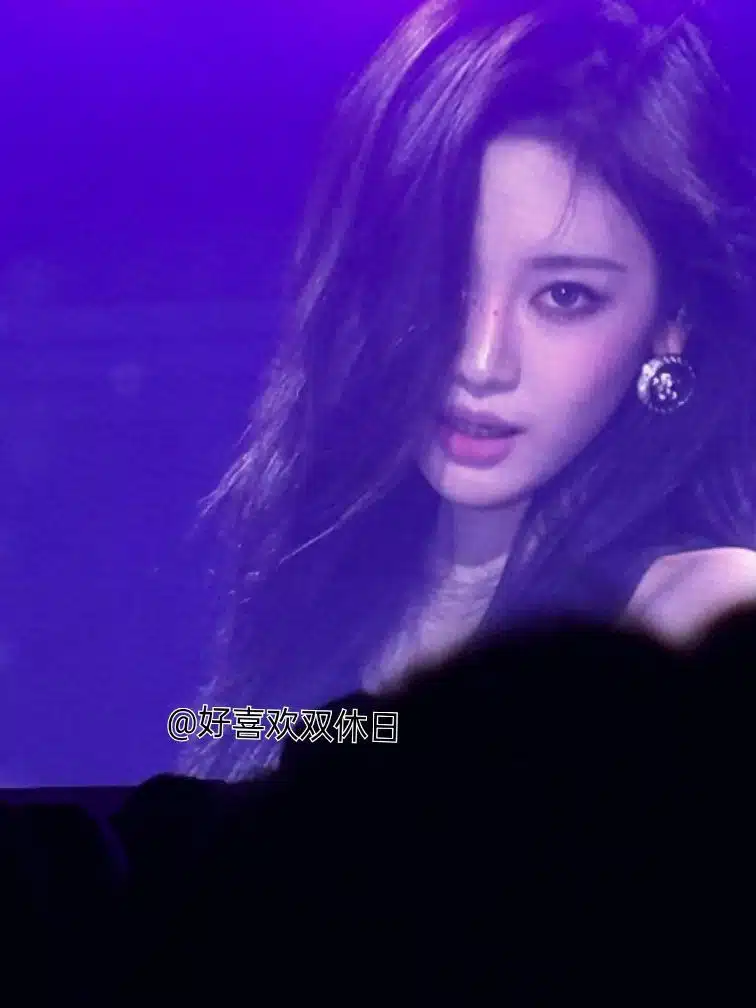닝닝 홍콩콘 전광판 비주얼✨️