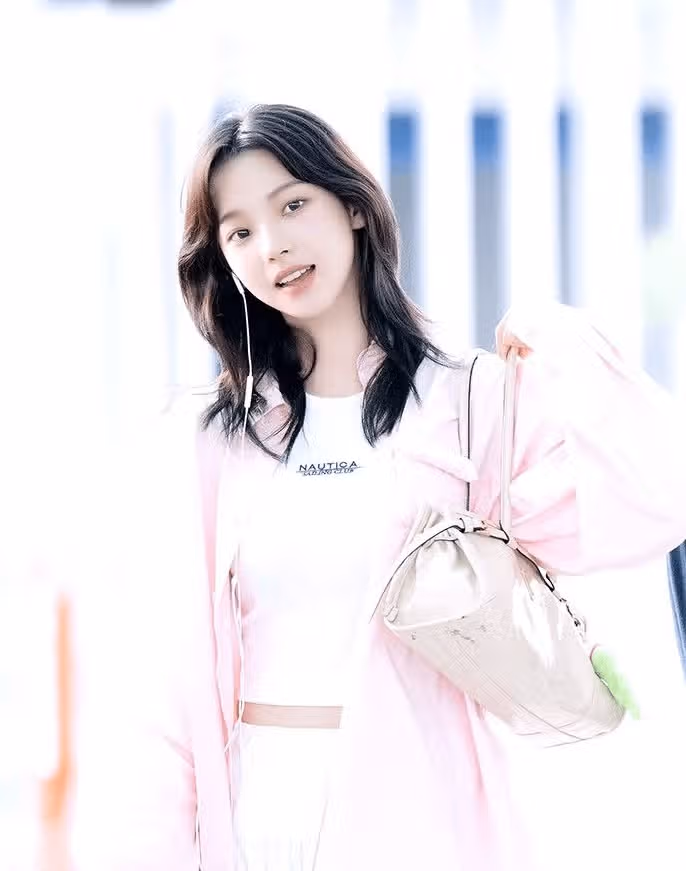 카리나 비쥬얼 정말 압도적이네요.