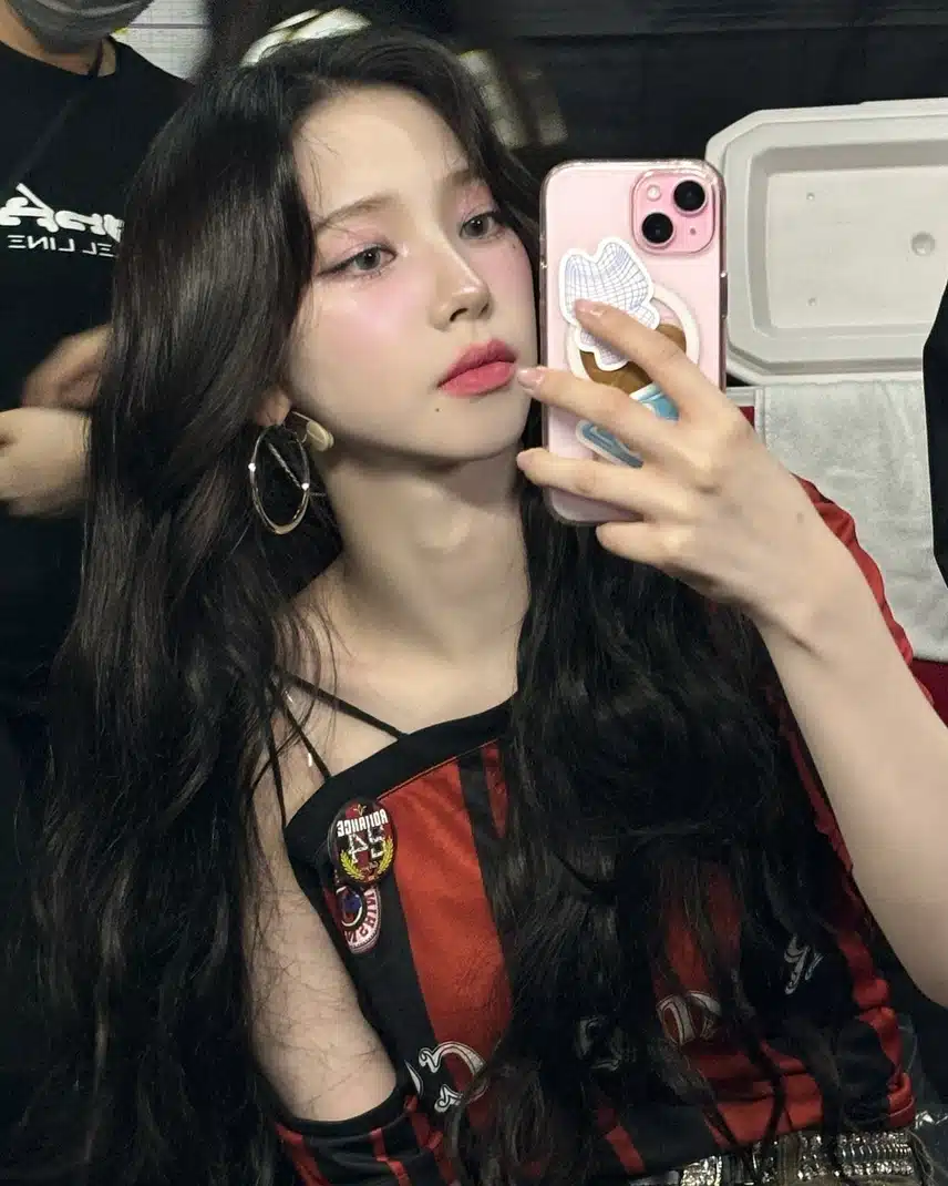 카리나의 이번 콘서트 거울셀카들❣️