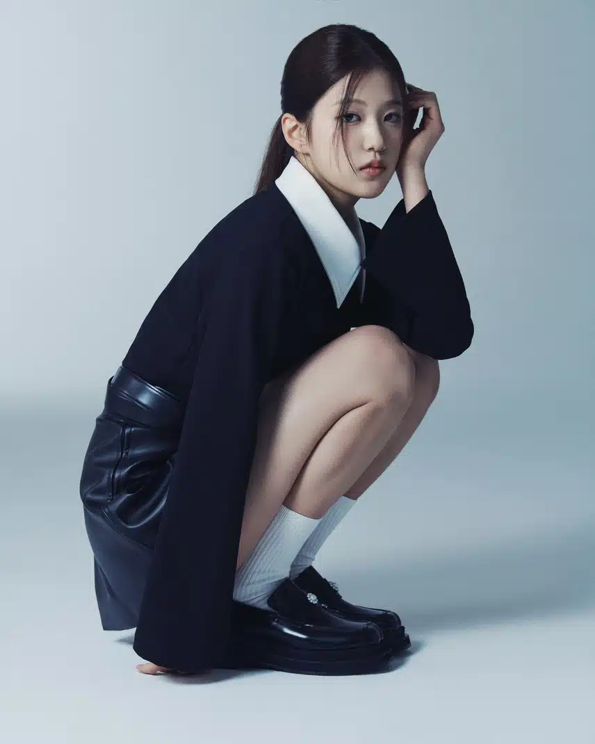 이즈나 윤지윤 공식 프로필 사진