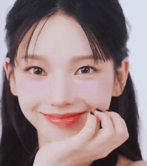 코스모폴리탄 입생뷰티 카리나 화보
