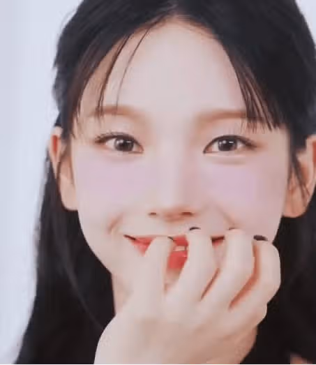 코스모폴리탄 입생뷰티 카리나 화보