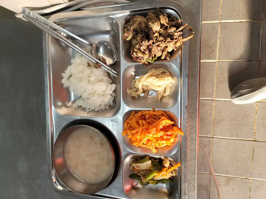 직장에서 아침밥