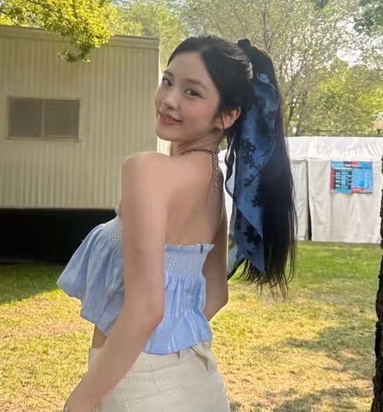 너무 이쁜 유진이의 직각어깨