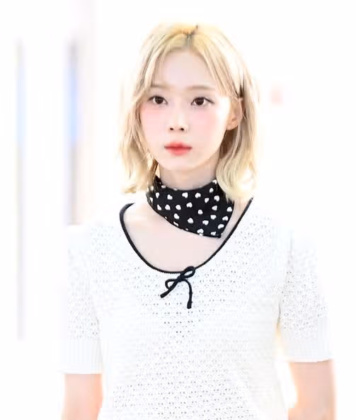 인형같은 윈터의 출국 사진
